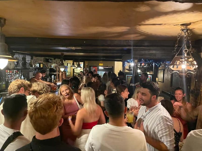 Pub Crawl Paris: Drink, Laugh, Meet the World - Price and value: what $18 really covers