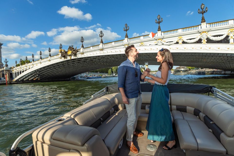 Romantic photo shooting on a private boat in Paris - A Photographer Who Keeps It Natural (Not Awkward)