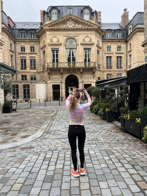 Running Tours in Paris for intermediate to advanced runners - Pace and safety: what “8 km baseline” really means
