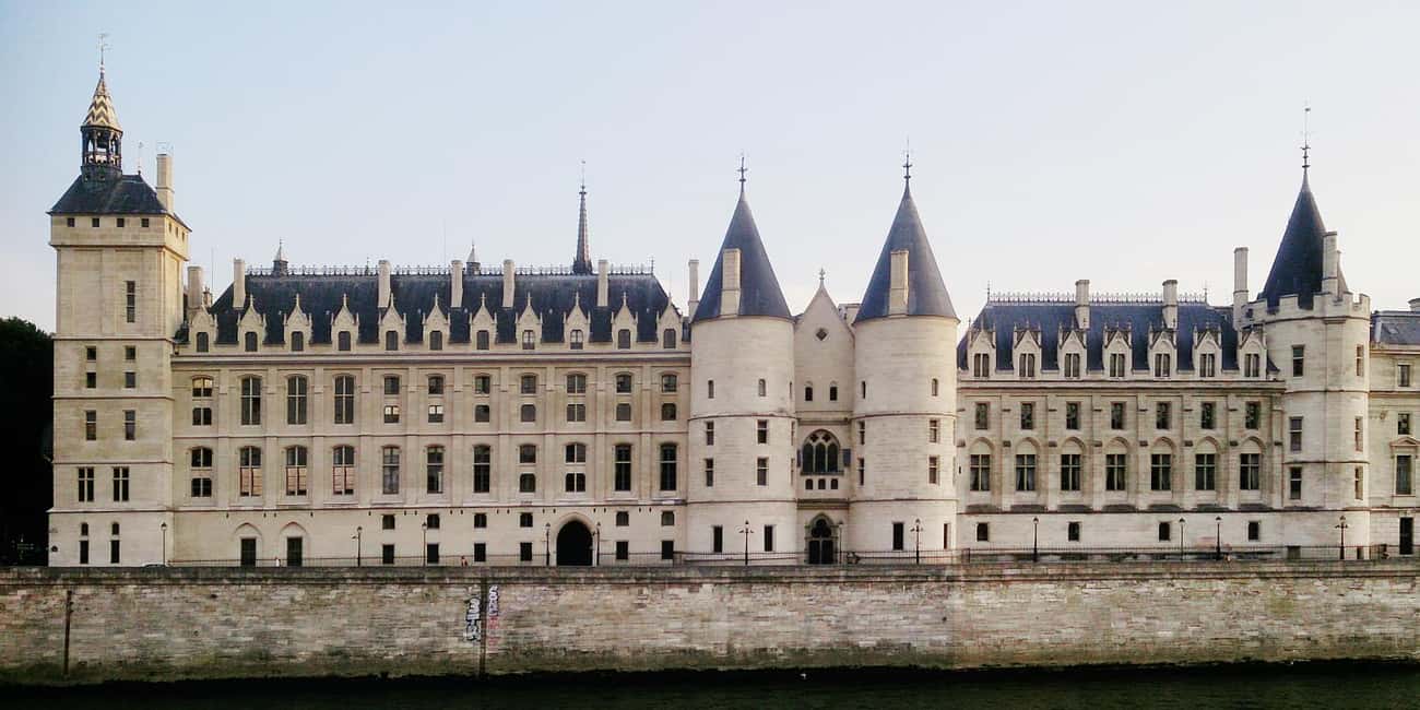 Sainte Chapelle & Conciergerie Private Guided Tour - Why Sainte-Chapelle plus Conciergerie hits harder than Notre-Dame alone