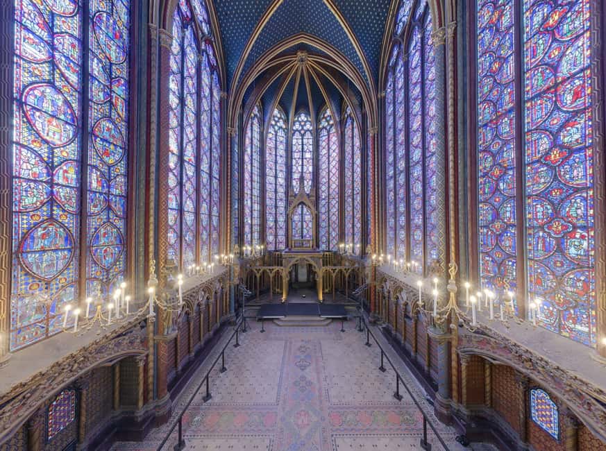 Sainte Chapelle & Conciergerie Private Guided Tour - Entering Sainte-Chapelle: what the guide helps you actually see
