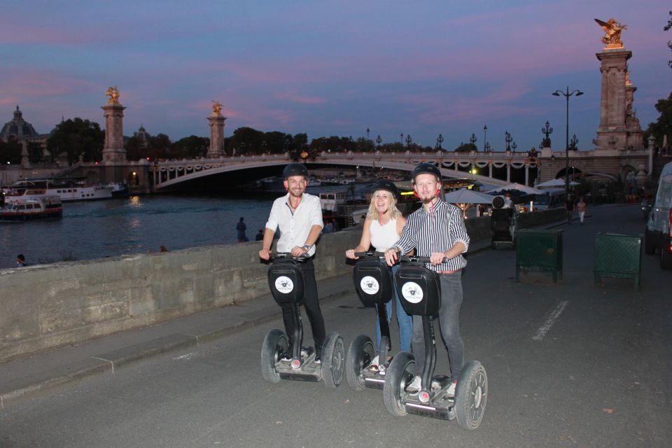 Segway private tour Lights of Paris - Champ de Mars and École-Militaire: setting up the Eiffel Tower sparkle