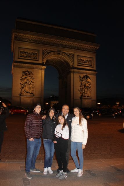 Segway private tour Lights of Paris - Segway i2, helmets, and the vibe of your guide