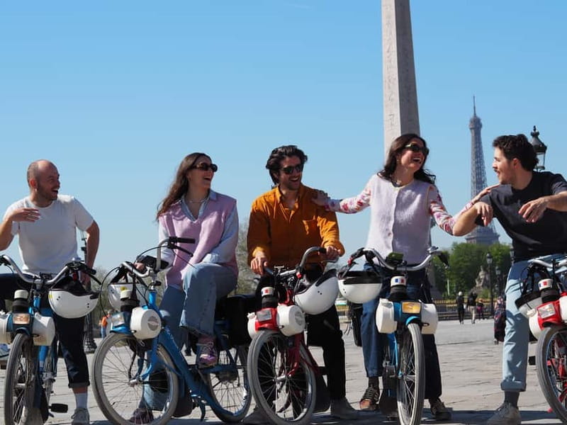 Solex Guided Tour of Chic Paris - Place de la République: A Modern Meeting Point for the Classic City