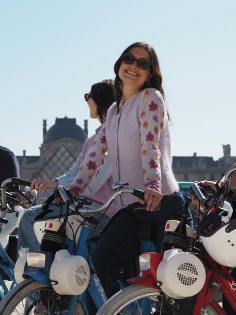 Solex Guided Tour of Chic Paris - Riding the Seine River: The 15-Minute Payoff
