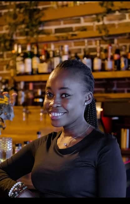 Solo travelers Meetup:A cultural stroll,Drinks & socializing - A Solo Bar Walk That Actually Feels Chill