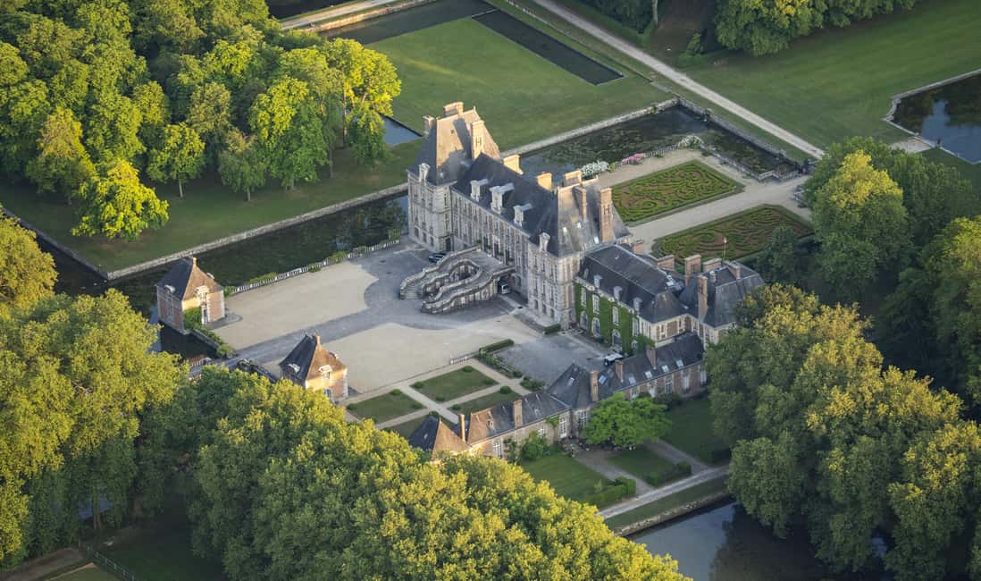 South of Paris: hot air balloon flight - Finding the Meeting Point Near Buno Gironville (RER D)