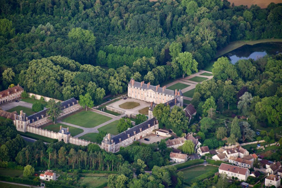 South of Paris: hot air balloon flight - Price and What You Get as a Private Group Up to 2