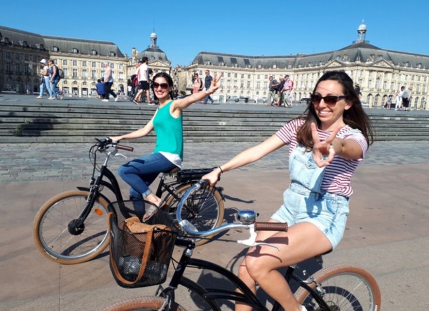 The Best of Paris by Bike with a Local - Arc de Triomphe and the Eiffel Tower payoff