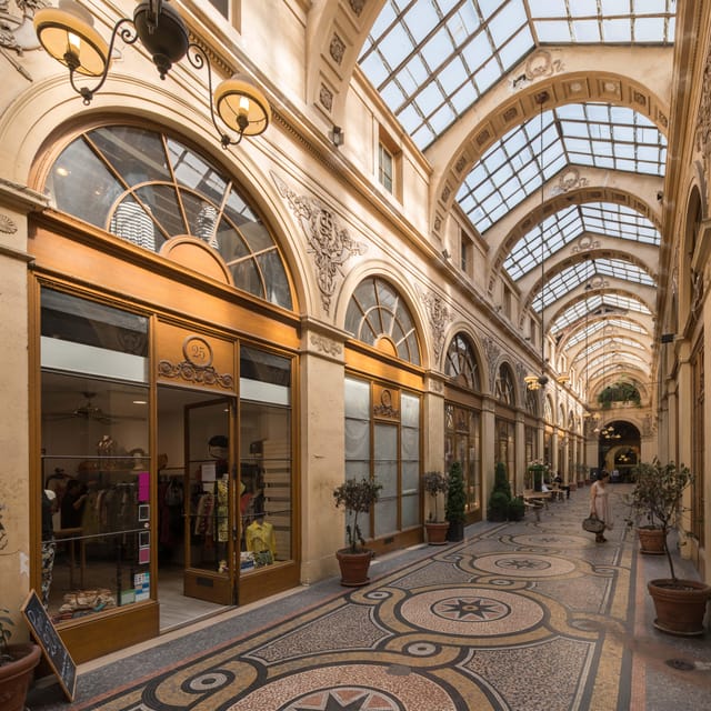 The covered passages of Paris - Galerie Colbert: exhibitions that keep the passage feeling current