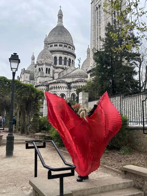 The voice of Montmartre is a must-see in Paris - Finishing at the Parvis du Sacré-Cœur