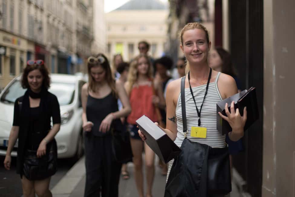 Tour of Literary Women in Parisian History with Tastings - The pace and the guide: what makes the tour feel personal